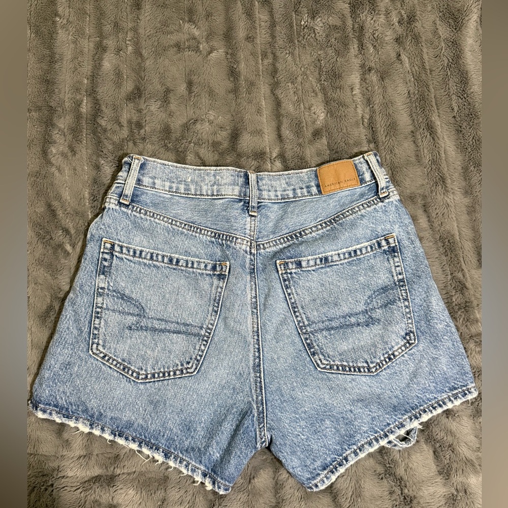 ✨SOLD✨ American Eagle high rise shorts - Picture 3 of 6